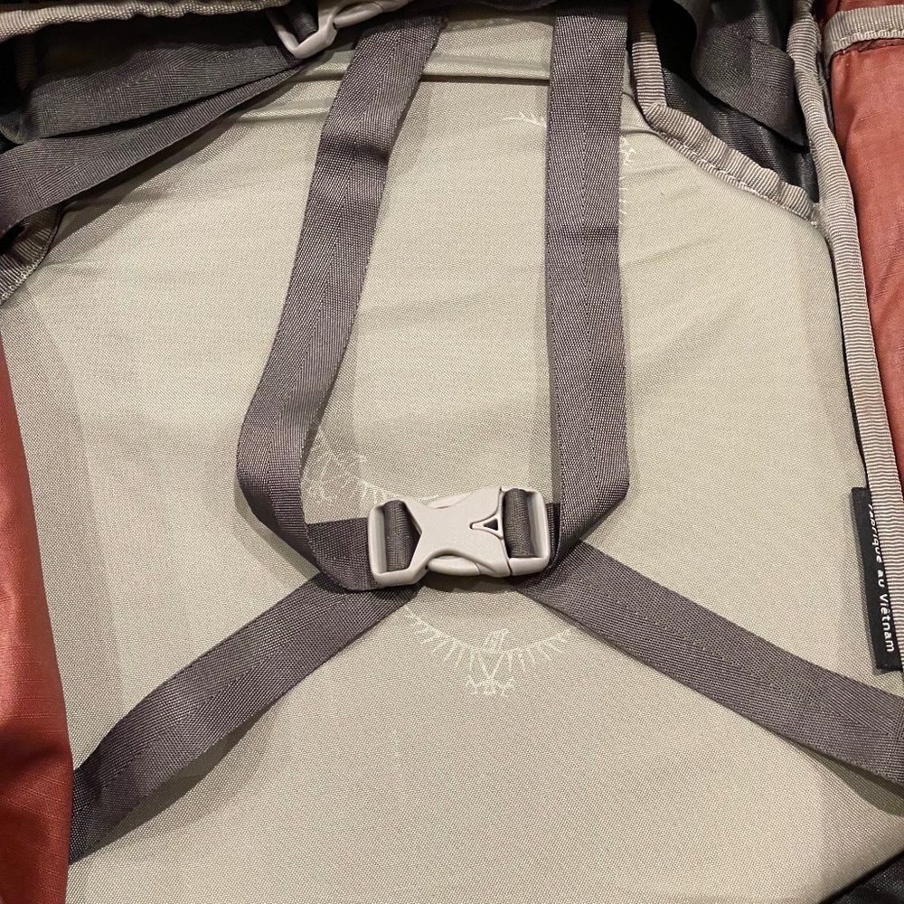 Osprey Farpoint 40 Travel Backpack (2015 Model), Mud Red, Small/Medium